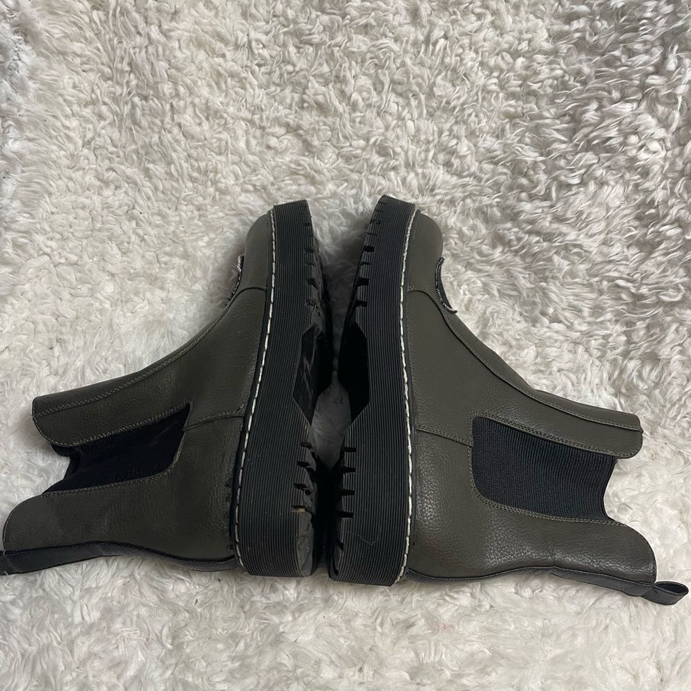 Sincerely Jules Pull On Boots dark gray Faux leather fabric patchwork SZ10 - Picture 8 of 10